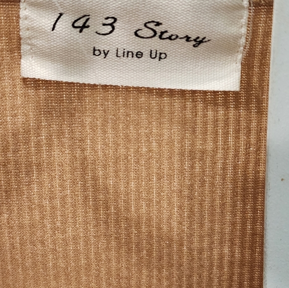 1 4 3 Story Tan Ribbed Lace Crop Top Sz Small NWT 3/$30 - Picture 4 of 6